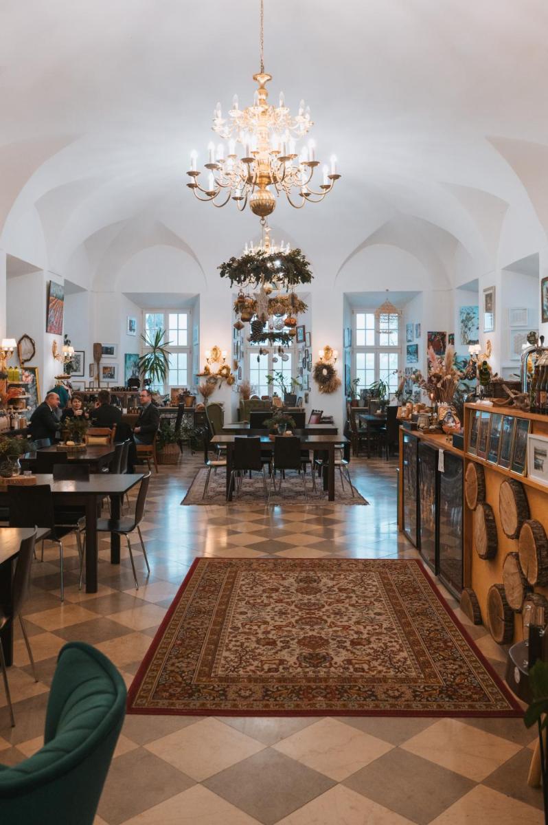 Pokoje Gościnne Domu Pielgrzyma w Supraślu - Housity