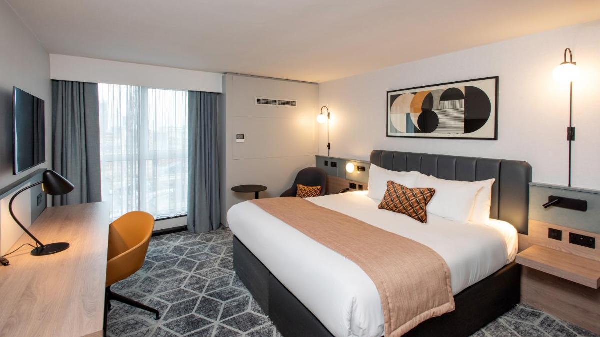 Crowne Plaza Birmingham City by IHG - Hizvo