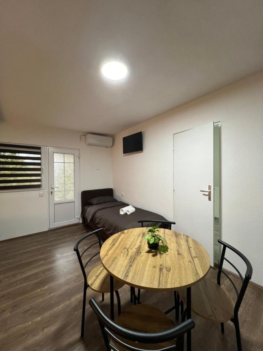 Apartmani Ćosić - Kuršumlijska banja - Housity