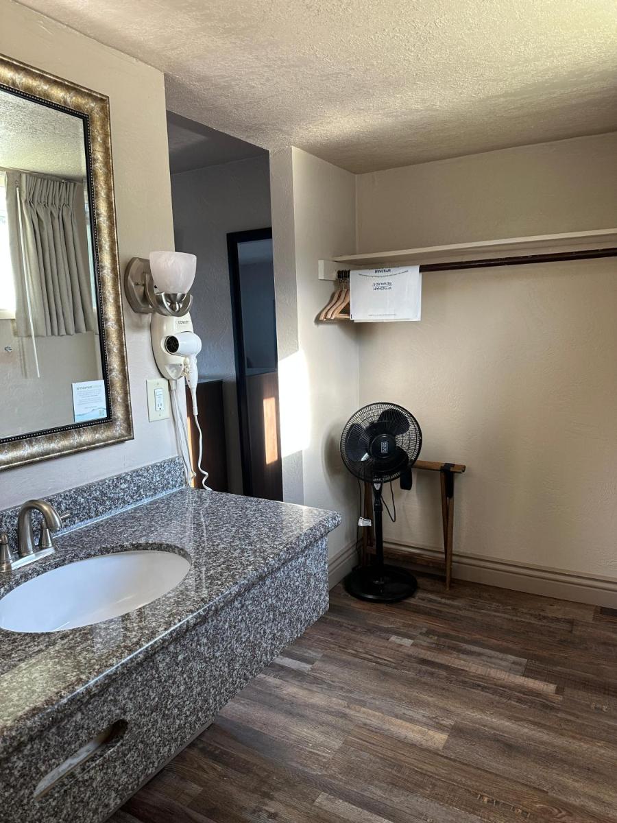 Travelodge by Wyndham Florence - Housity