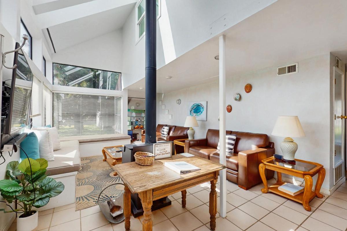 One Eyed Jack's Retreat - Housity