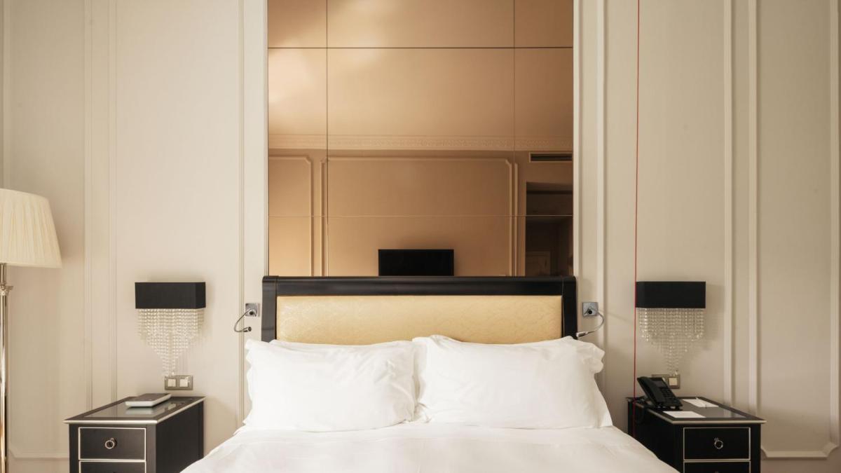 Uma cama ou camas num quarto em InterContinental Porto - Palacio das Cardosas by IHG