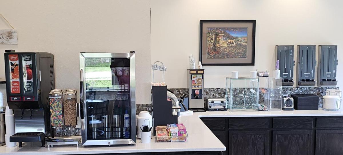 Cobblestone Inn & Suites – Manchester - Housity
