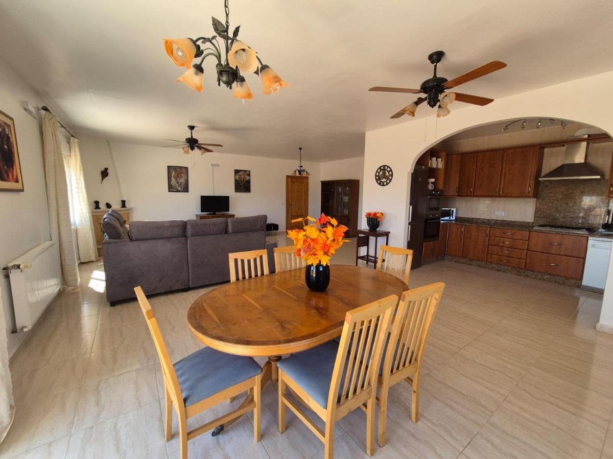 Casa Barranca Bed and Breakfast - Housity