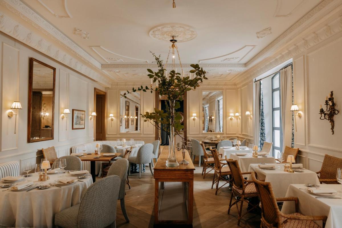 Un restaurante o sitio para comer en Hotel Único Madrid, Small Luxury Hotels
