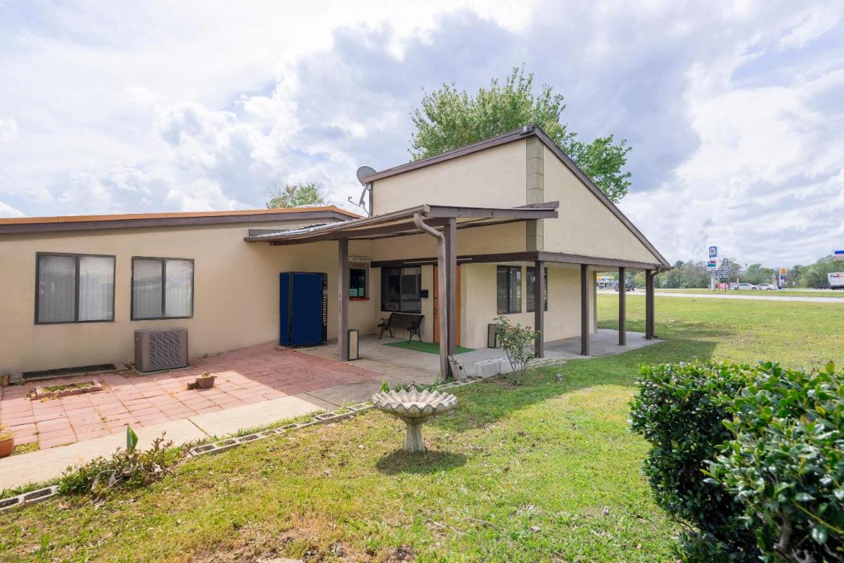 OYO Hotel Daleville AL Hwy 84 - Housity