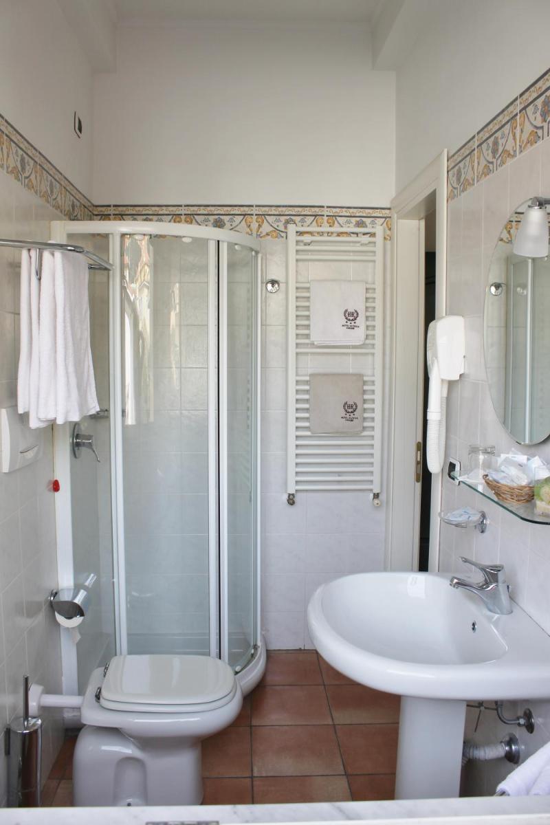 Hotel Riviera Varazze - Housity