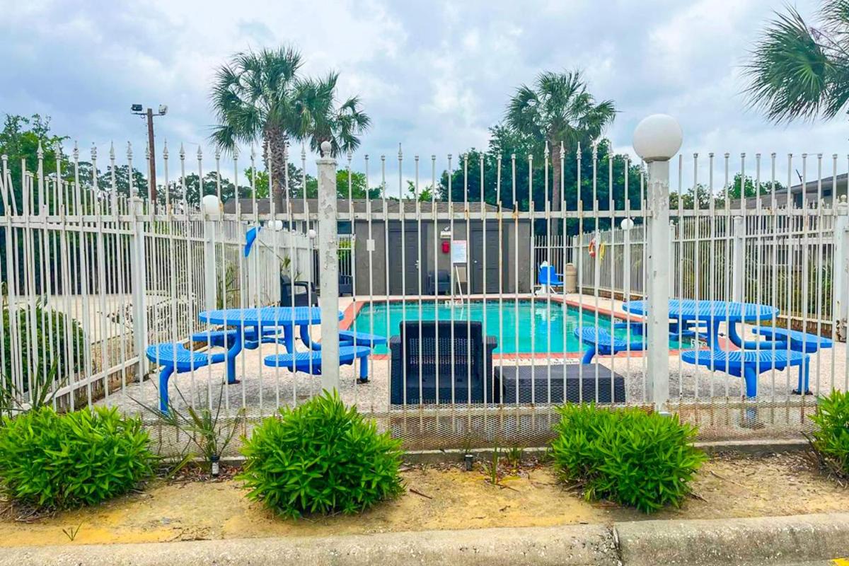 OYO Townhouse Beaumont Medical Center Area I-10 - Housity