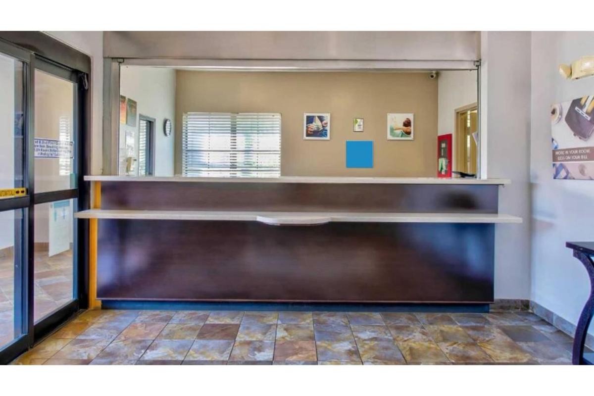 OYO Townhouse Beaumont Medical Center Area I-10 - Housity