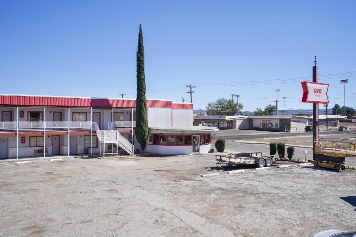 OYO Alpine TX near Big Bend National Park - Housity