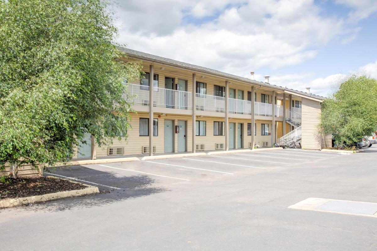 OYO Woodland Hotel and Suites - Housity