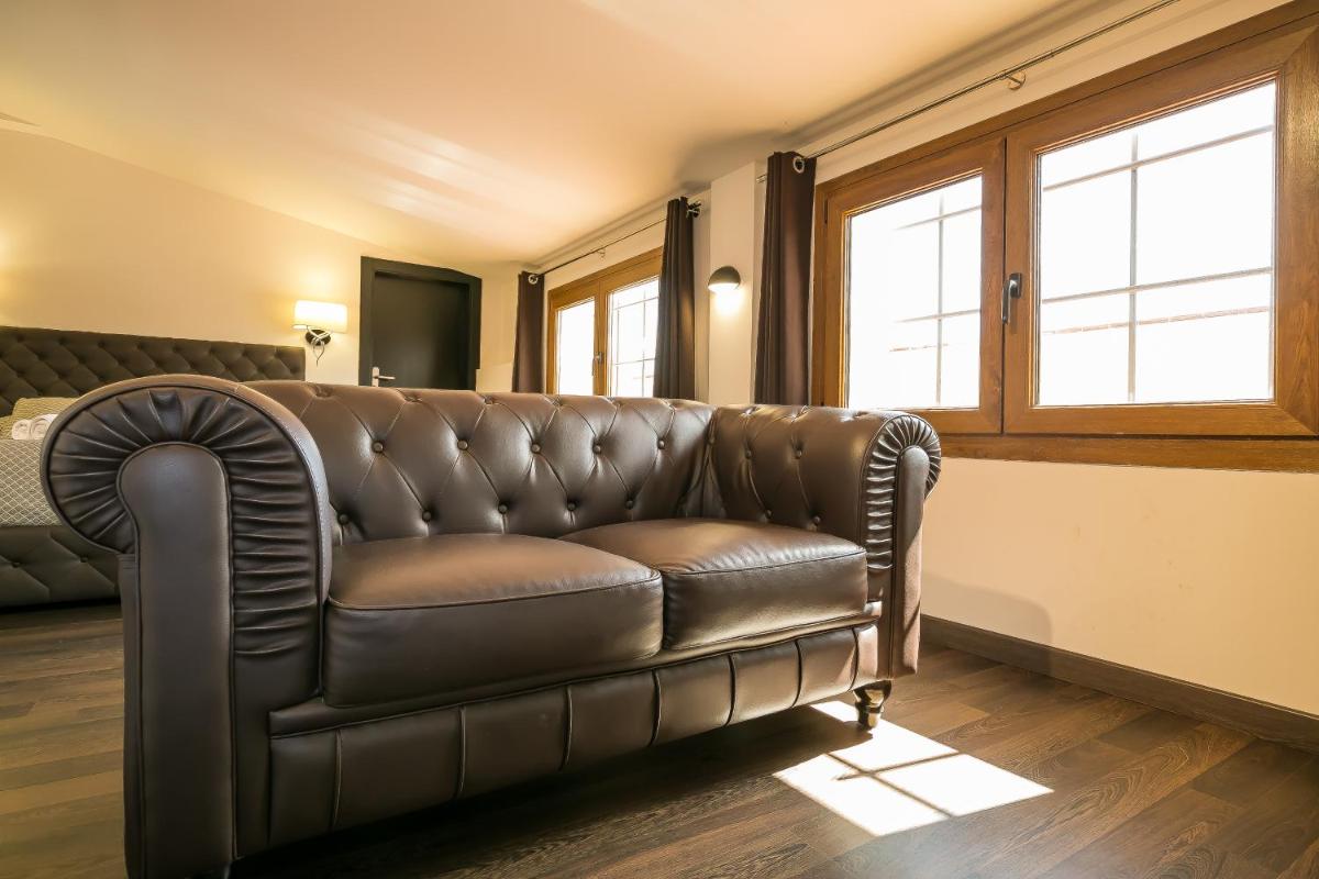 Hotel Montmar - Housity