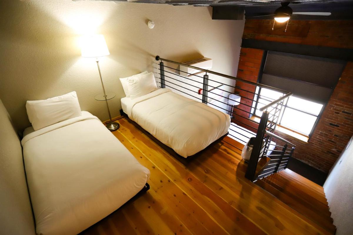 The Hotel Sturgis - Housity