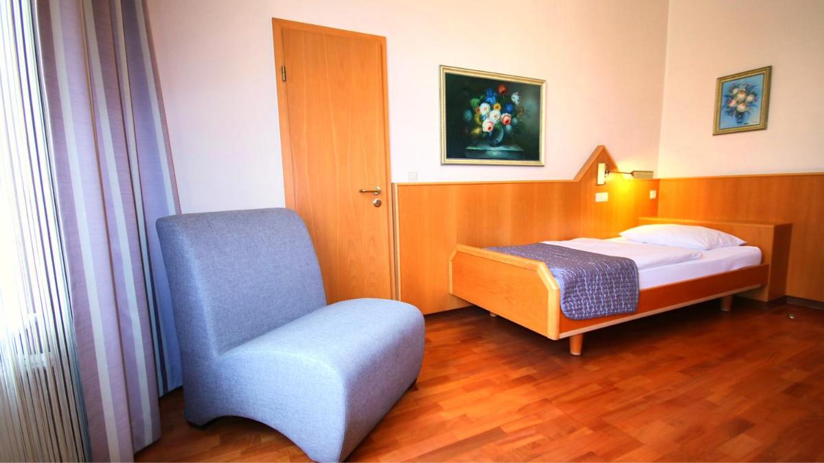 Komfort Hotel Am Kurpark - Housity