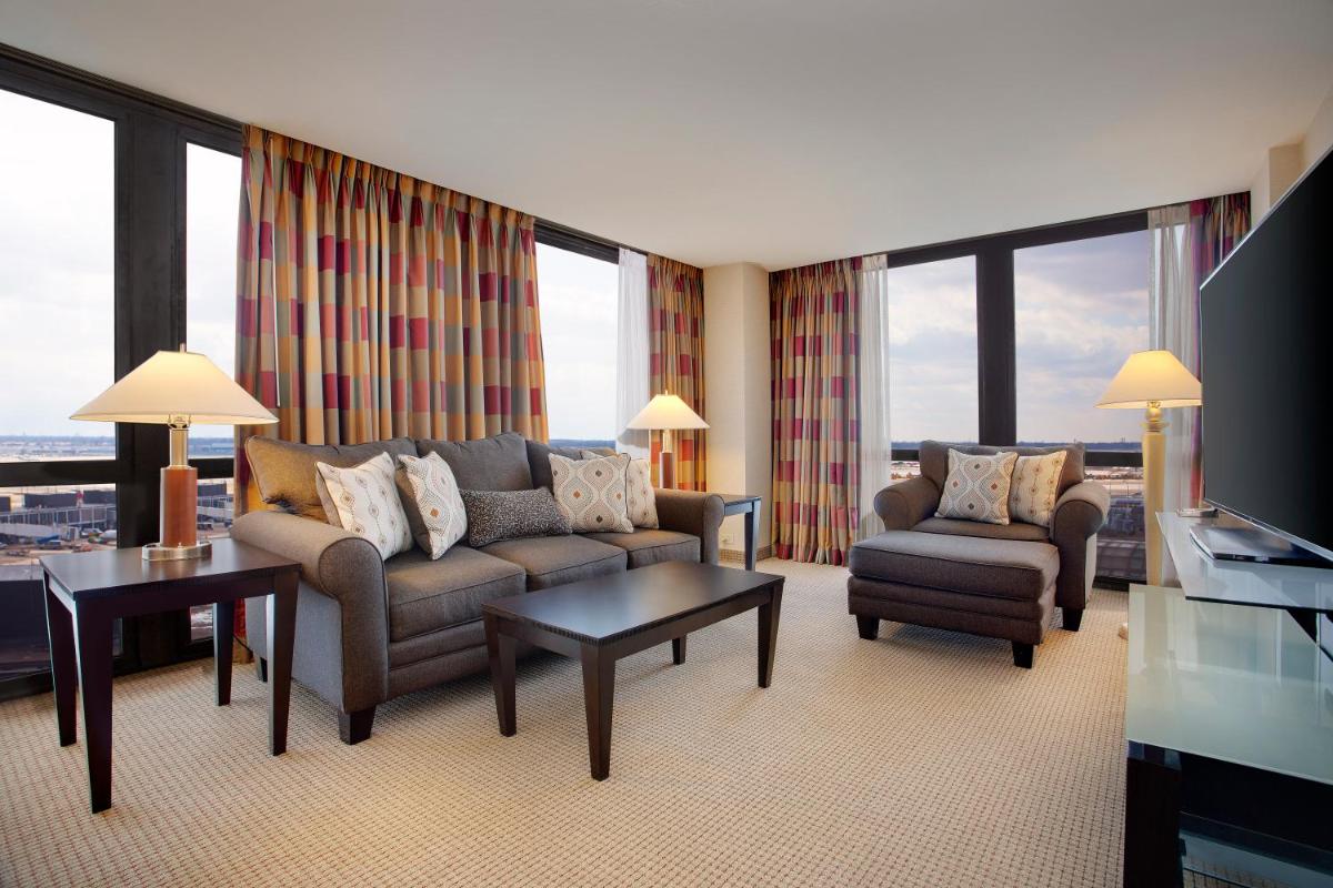 Hilton Chicago O'Hare Airport - Housity