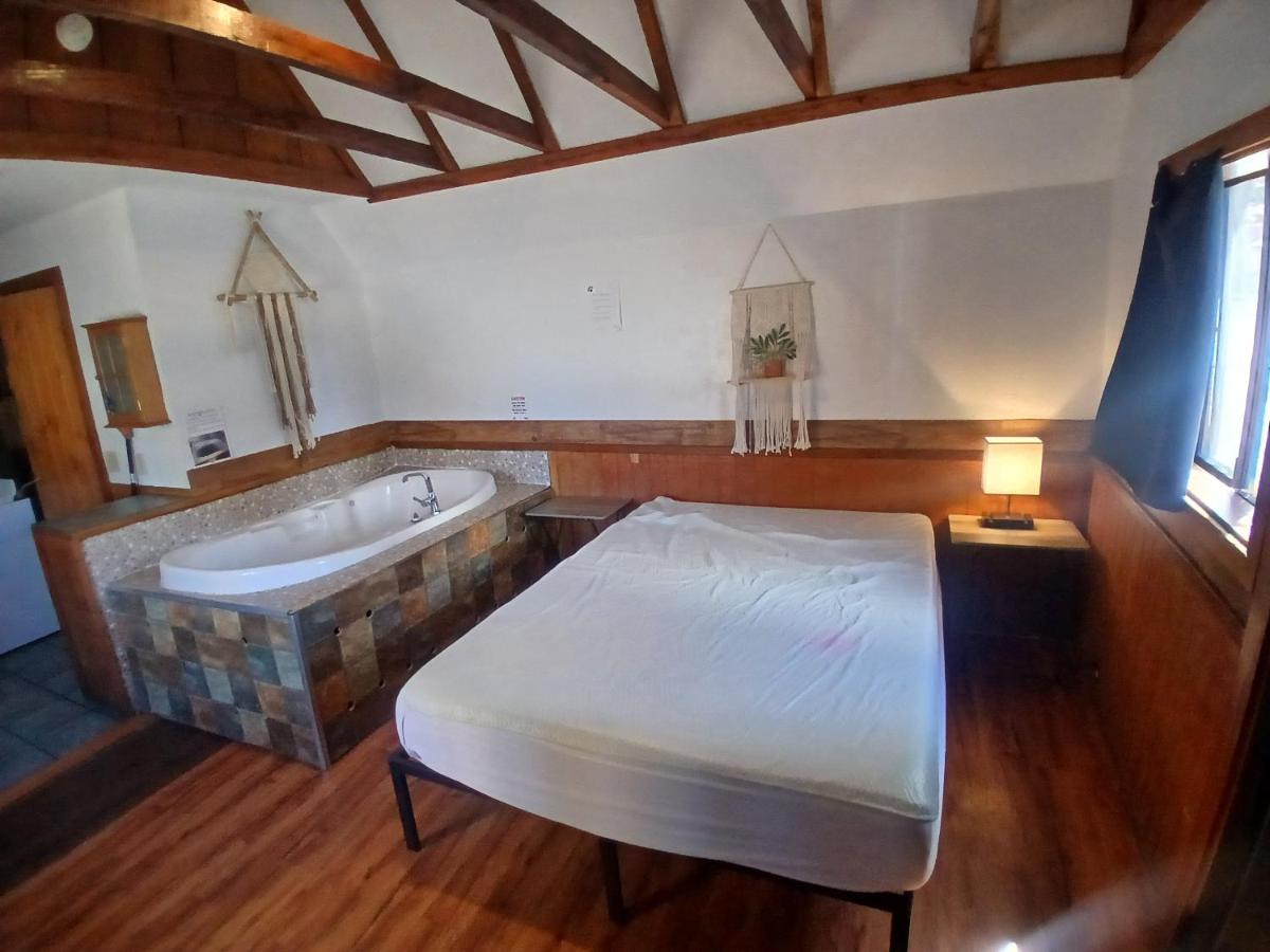 The Village Cabins - Housity