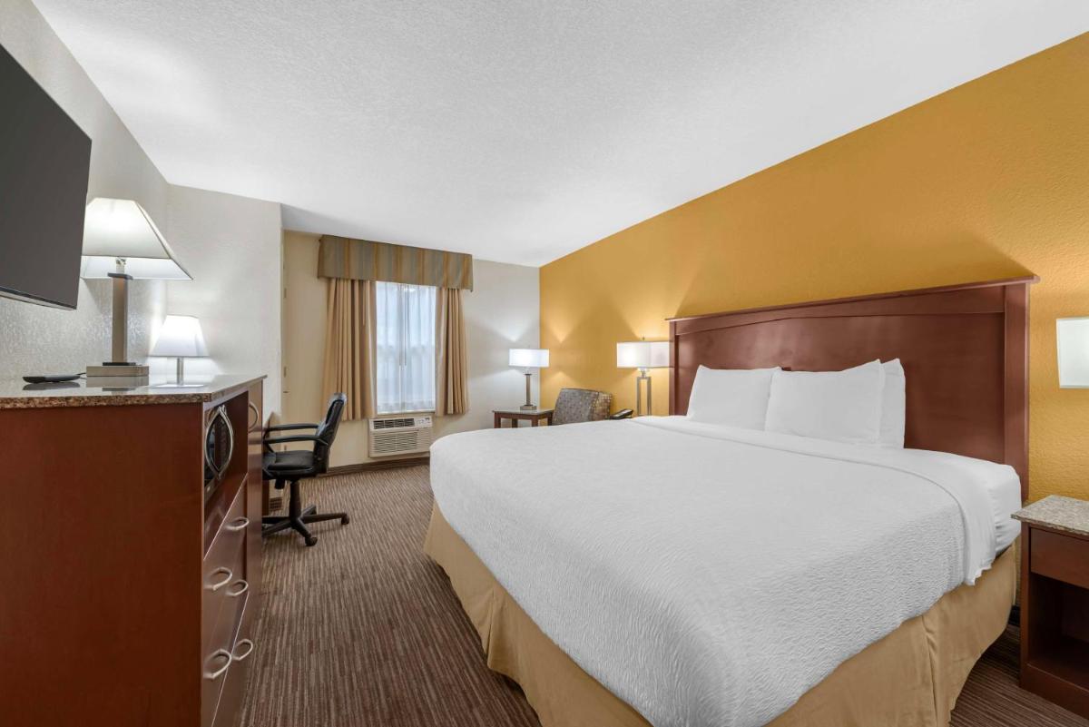 Best Western Executive Inn & Suites - Housity