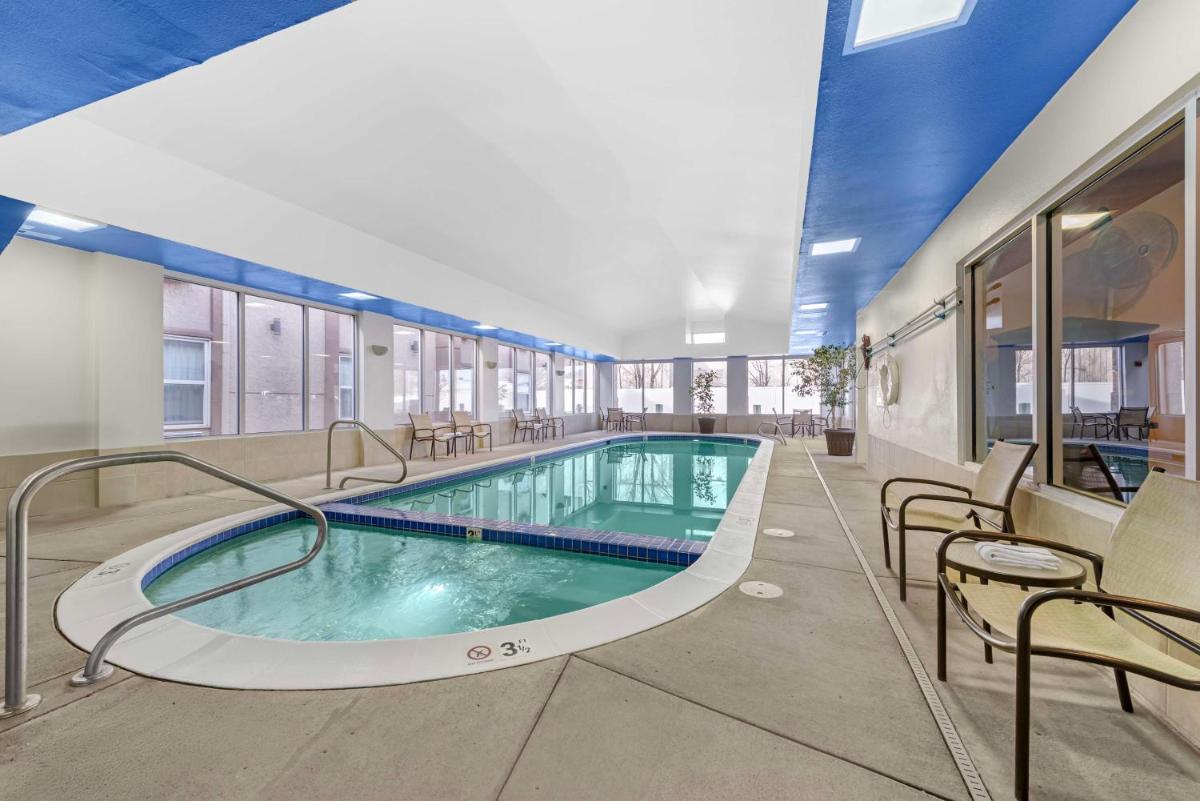 Best Western Executive Inn & Suites - Housity