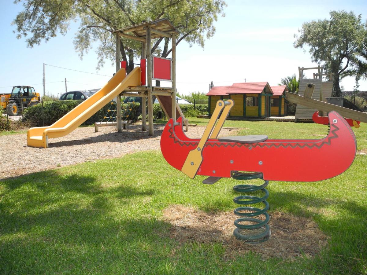 Aire de jeux pour enfants de l'établissement Hôtel Club la Font des Horts