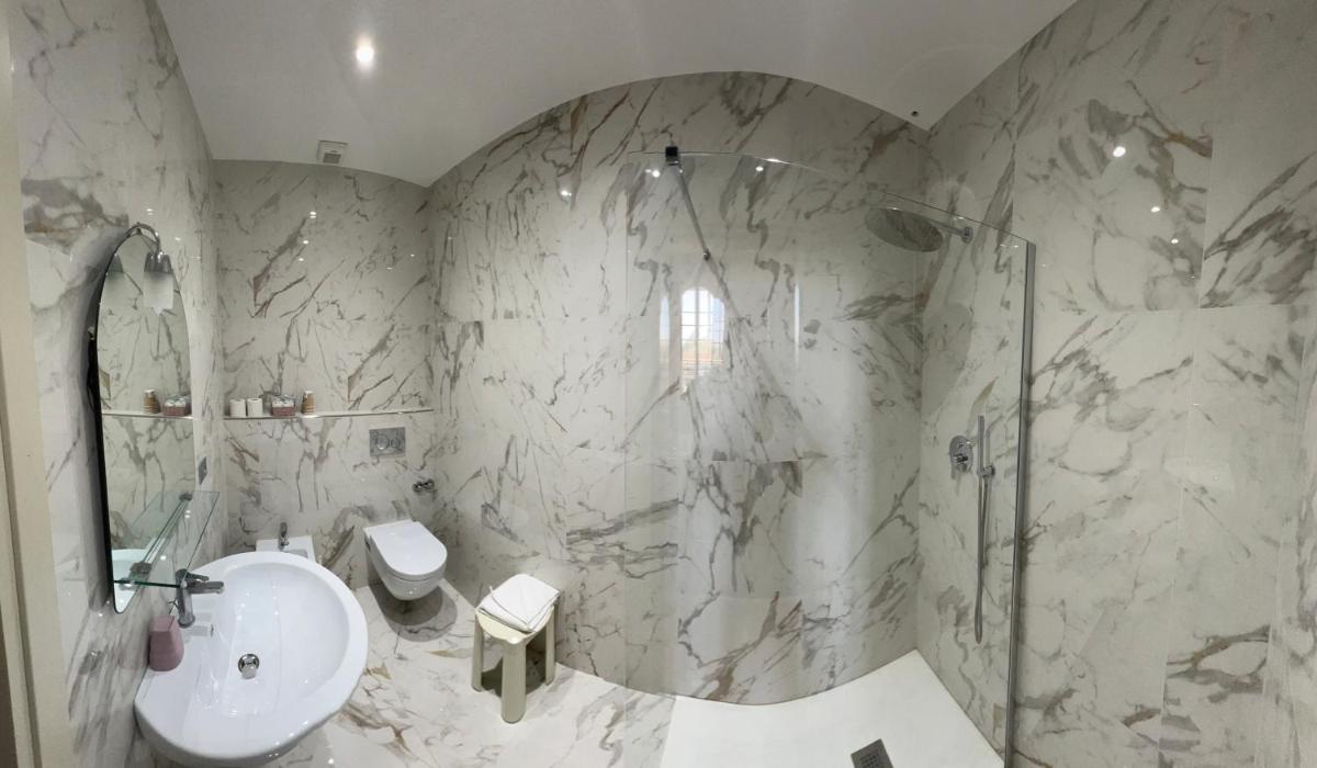 Hotel Petit Royal - Housity