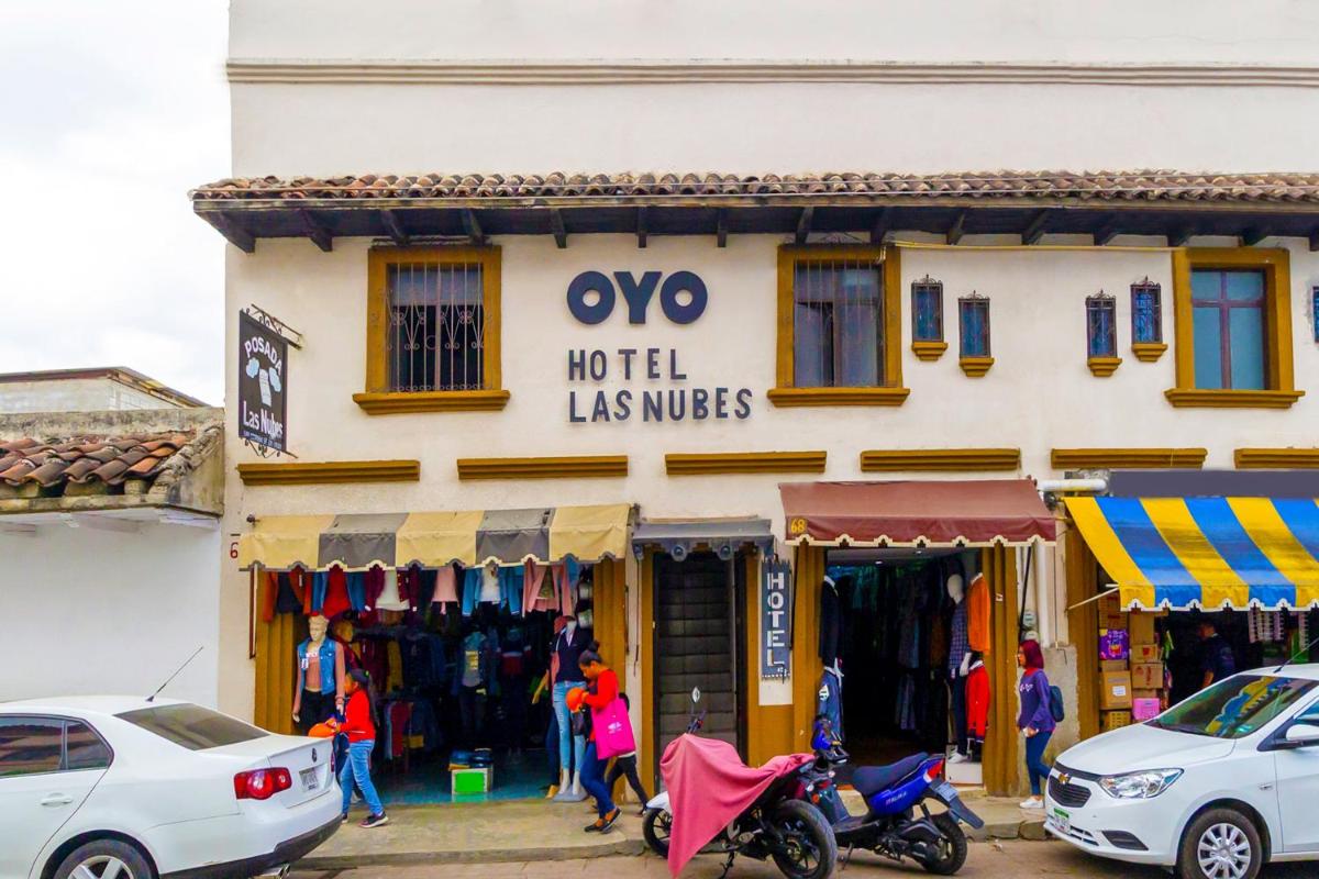 Capital O OYO Hotel Las Nubes Mercado de Dulces y Artesanias Ambar, San Cristobal De Las Casas - Housity