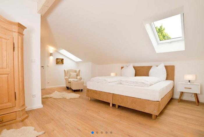 Hotel ChiemseePanorama - Housity