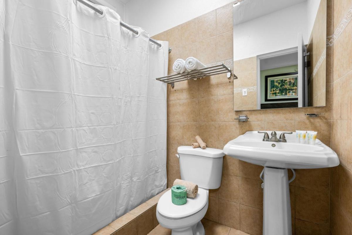 Borinquen Beach Inn - Housity