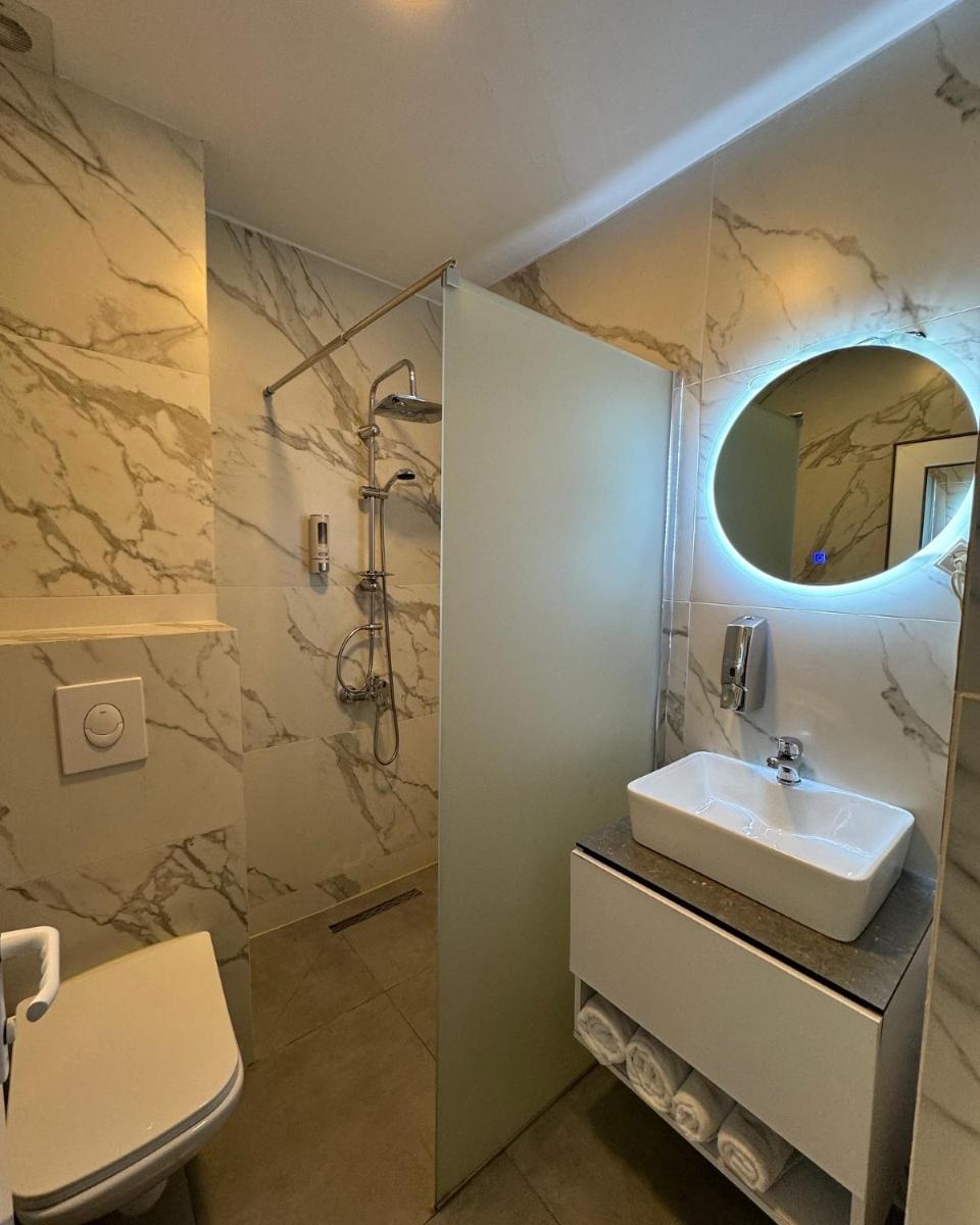 Hotel Real - Housity