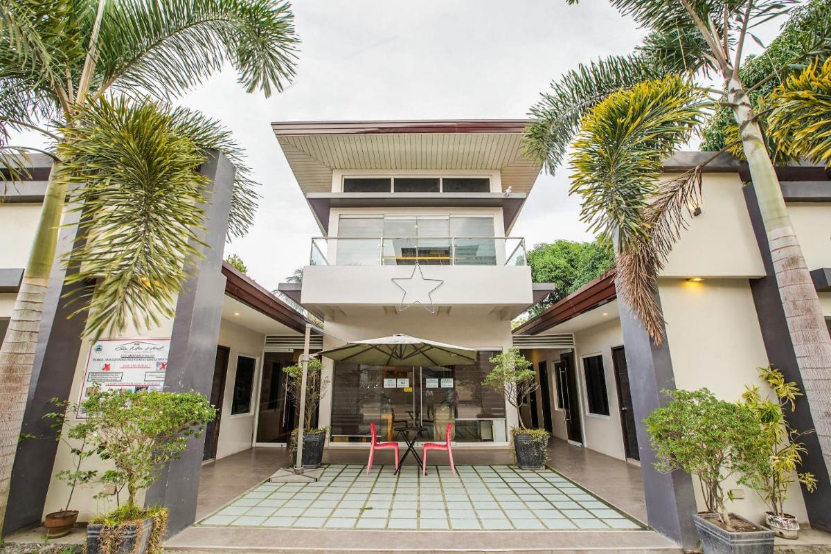 OYO 489 Casa Mia Hotel Suites - Housity