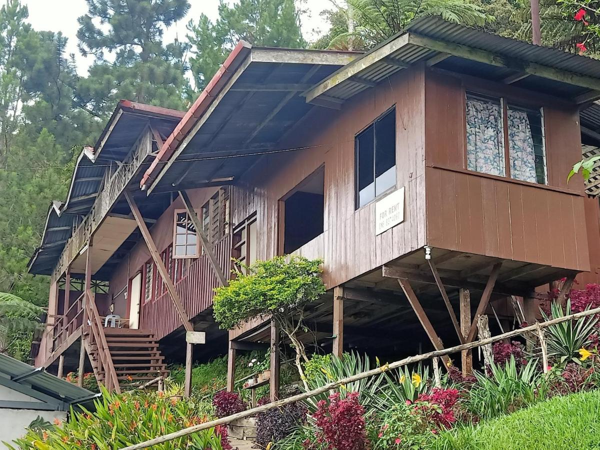 OYO Home 90430 Mountain Resthouse - Housity