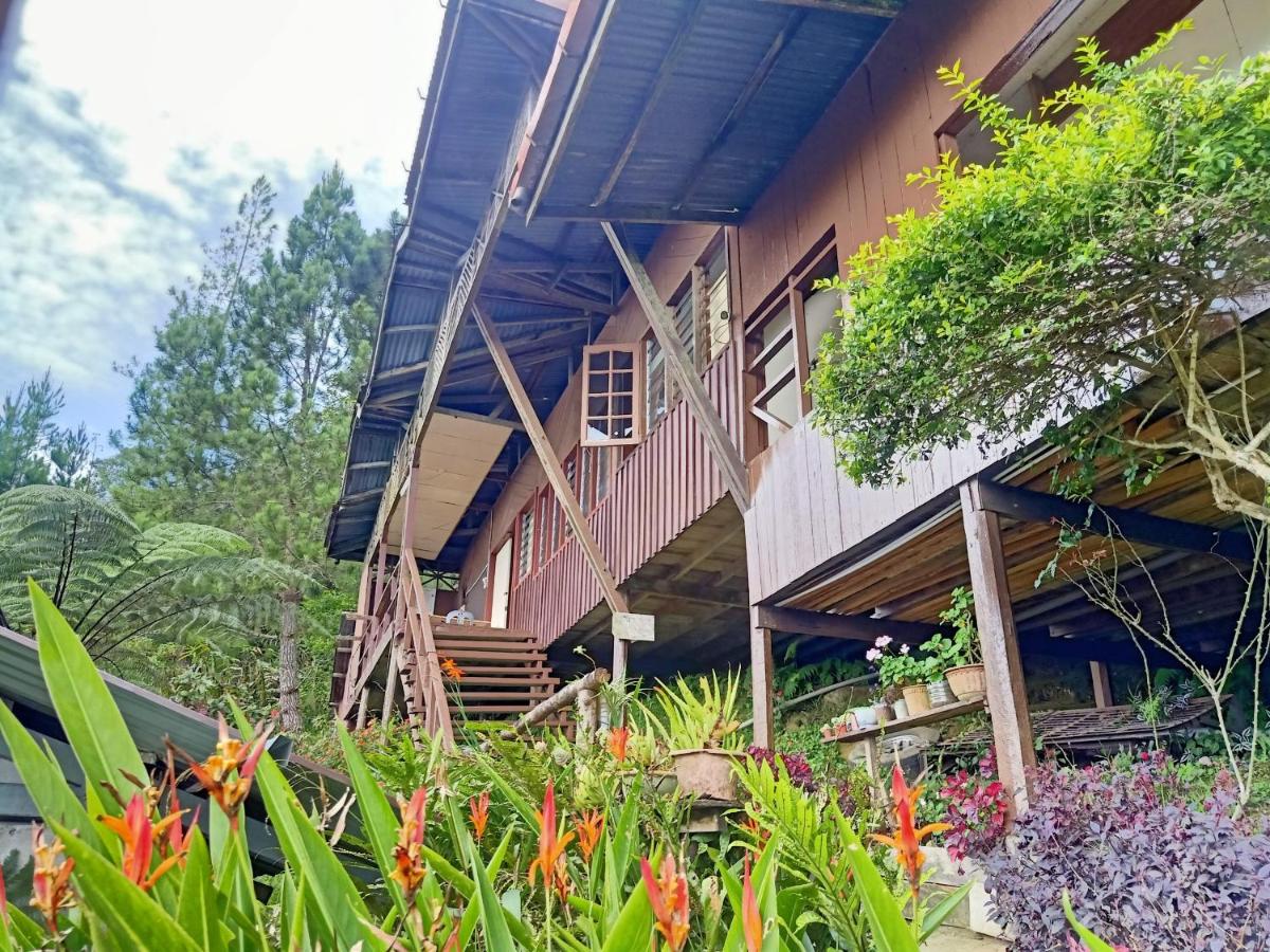 OYO Home 90430 Mountain Resthouse - Housity