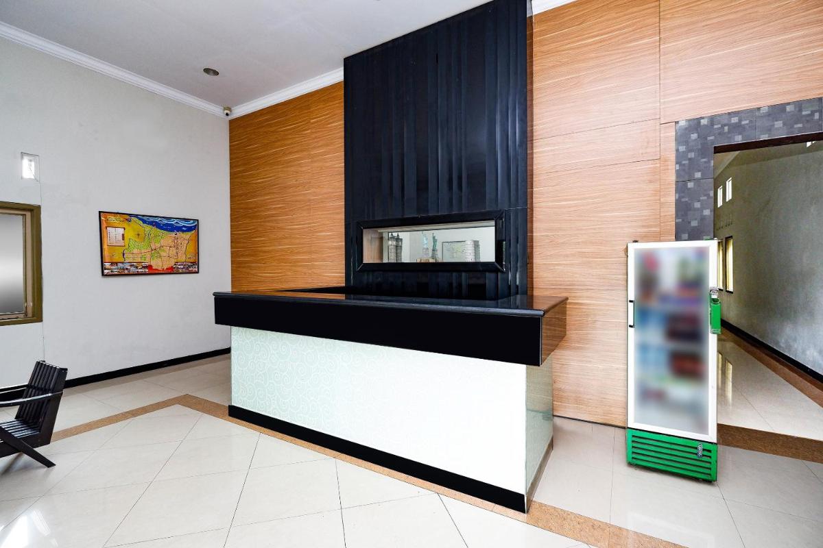 OYO 2436 Hotel Kencana - Housity
