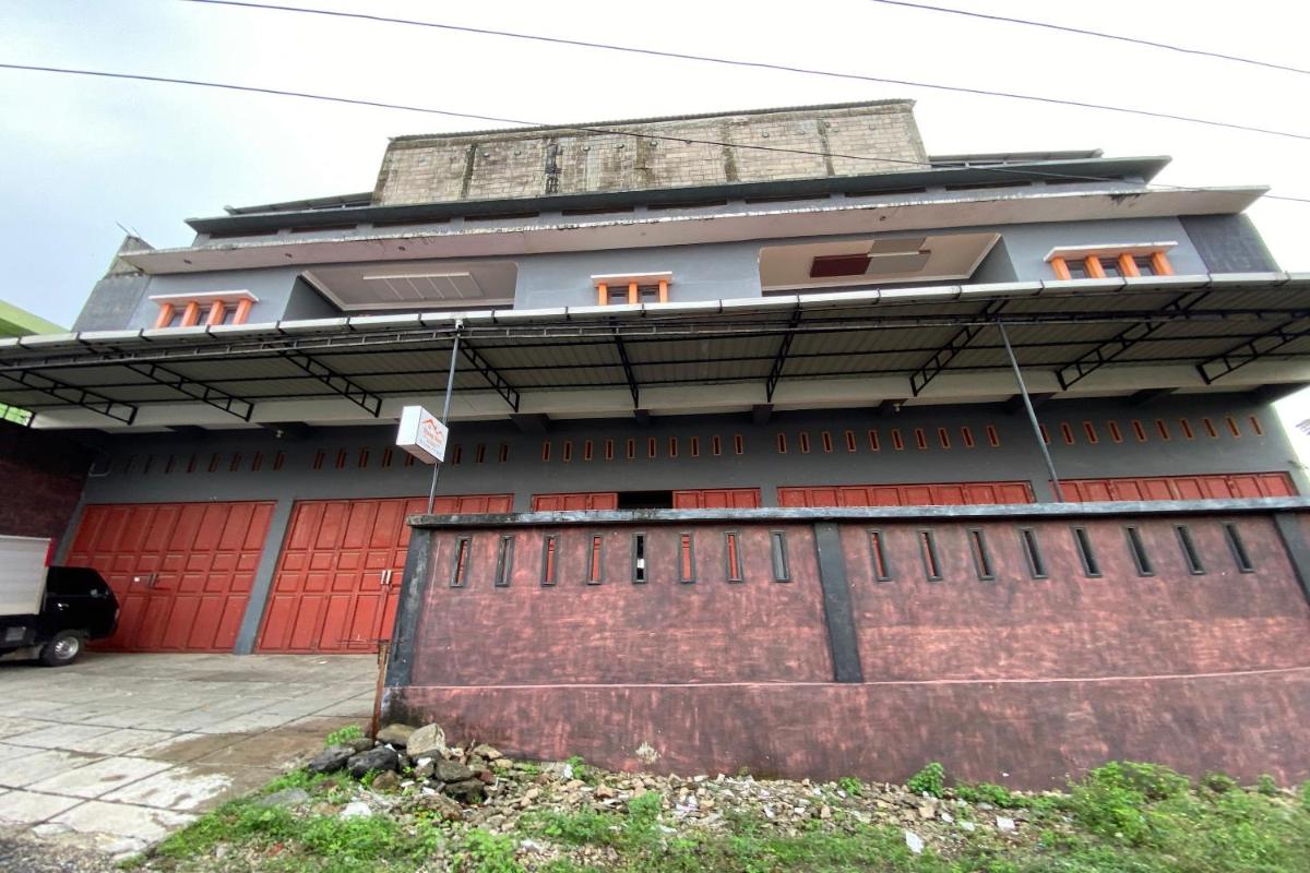 Hotel O Kost Nian Syariah Near SPBU Pertamina 74.91657 Mattirotasi Sidrap - Housity