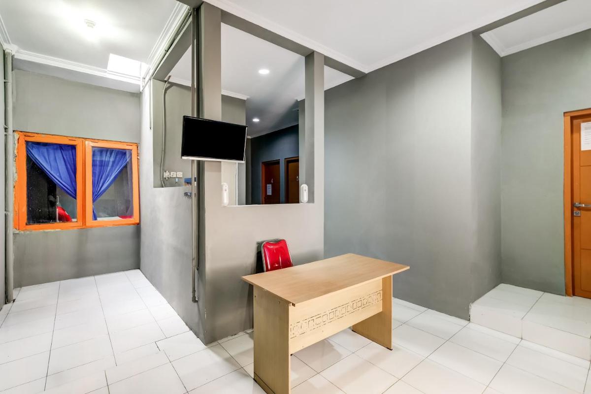 OYO Life 91239 Kost Rosandy House Yogyakarta - Hizvo