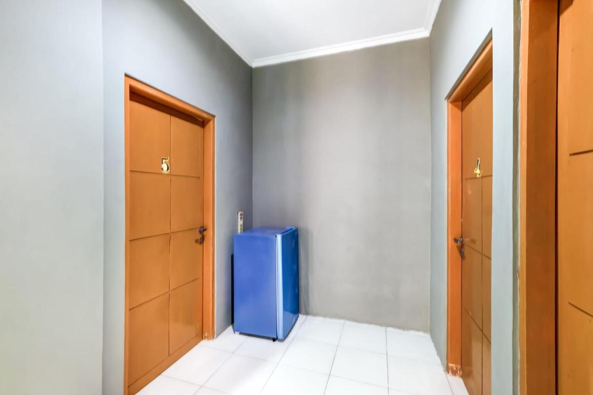 OYO Life 91239 Kost Rosandy House Yogyakarta - Hizvo