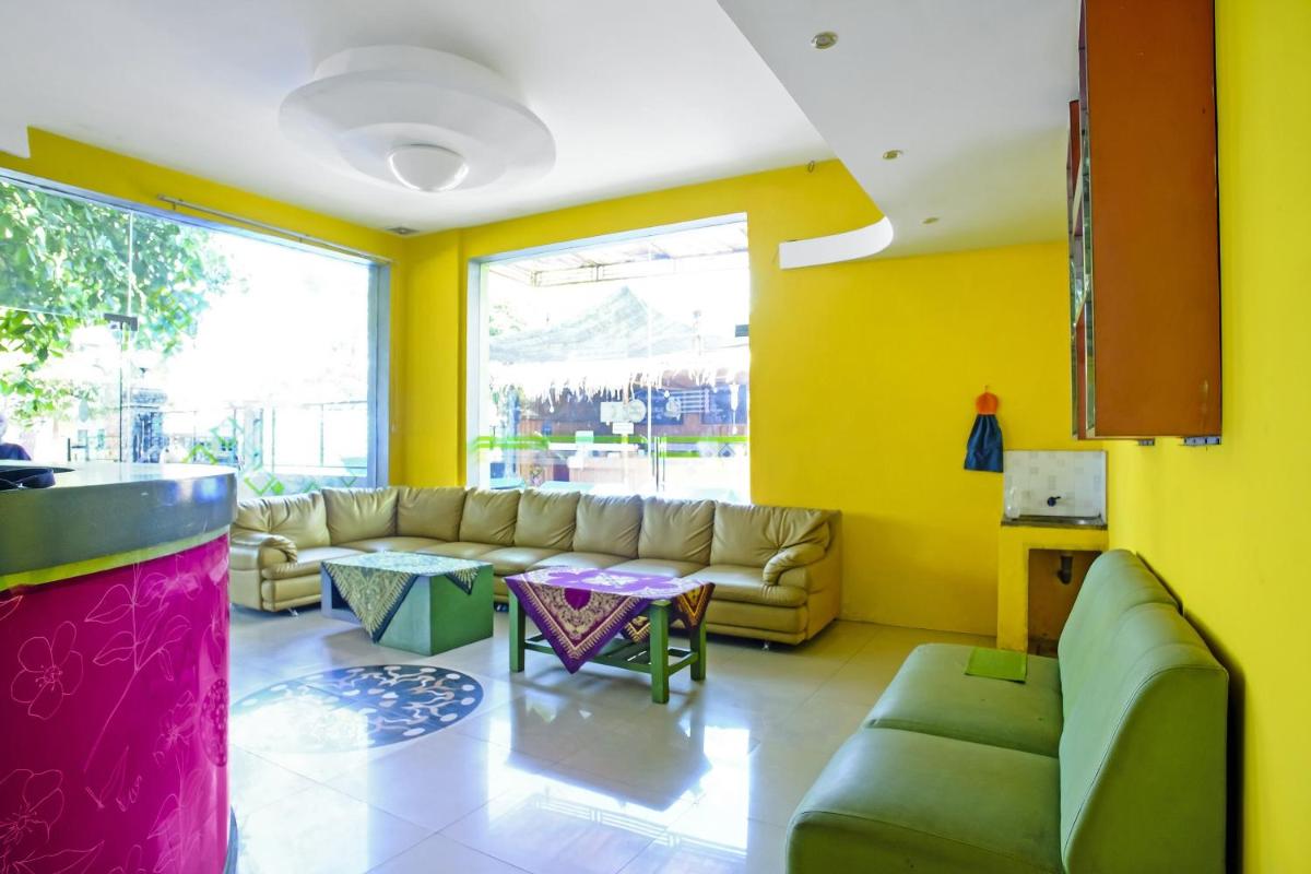 OYO 90863 Omah Kost Syariah - Hizvo