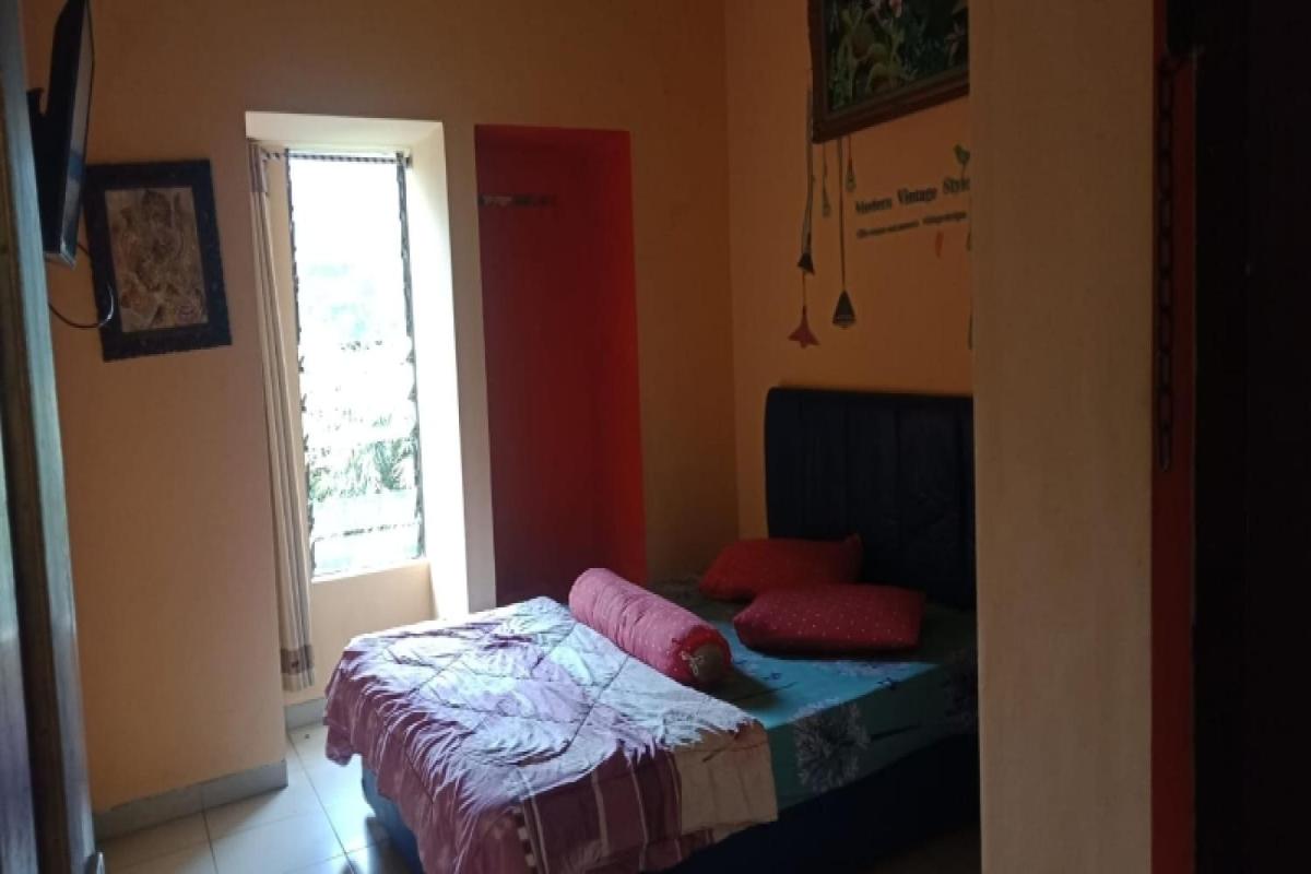 OYO Life 90646 Villa Karsinem Pasuruan - Housity