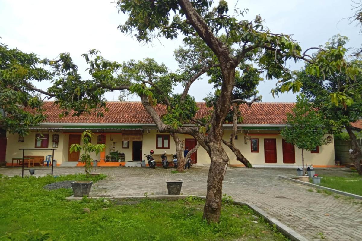 SPOT ON 93452 Wulan Homestay 2 Syariah - Housity