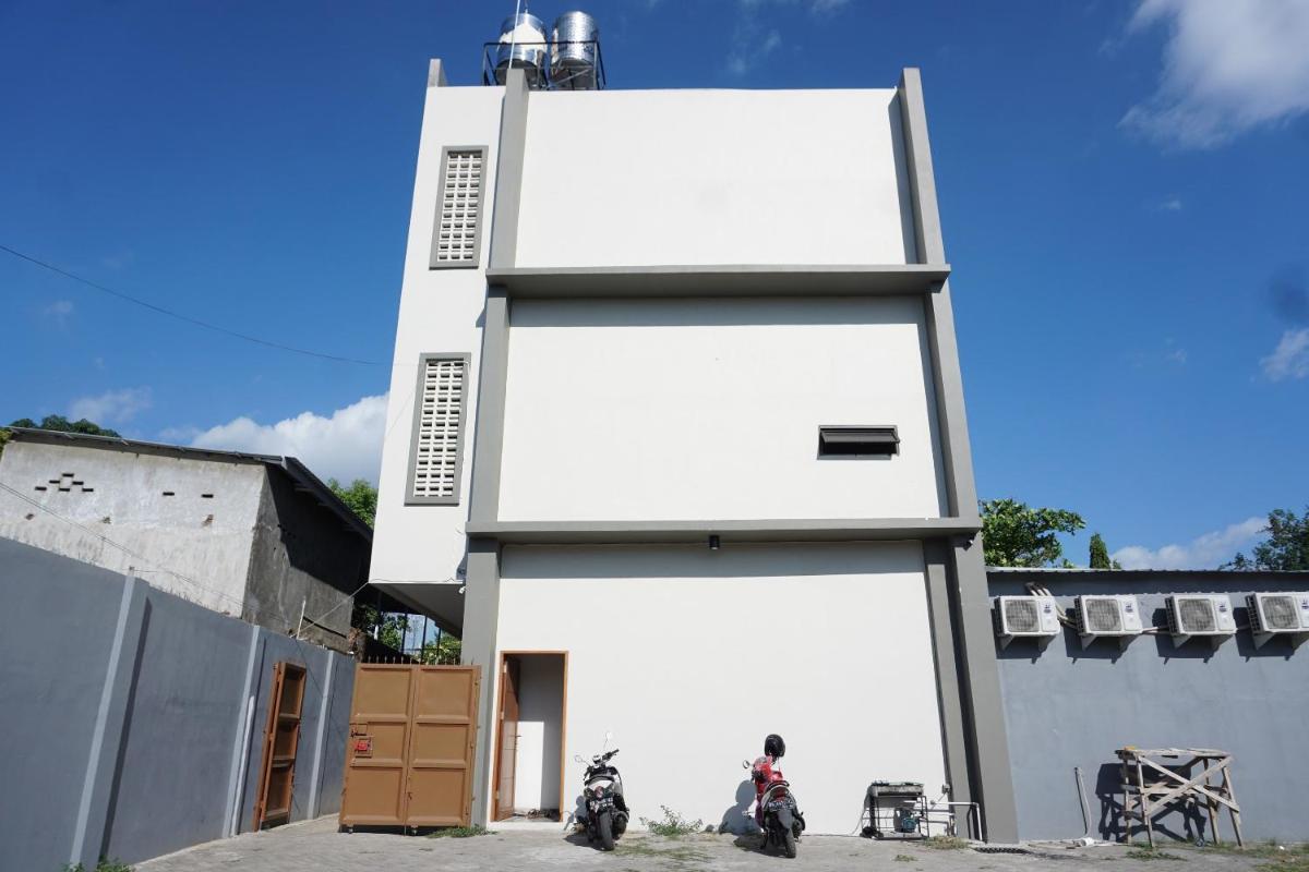 OYO 93770 Pondom Danu 77 - Housity
