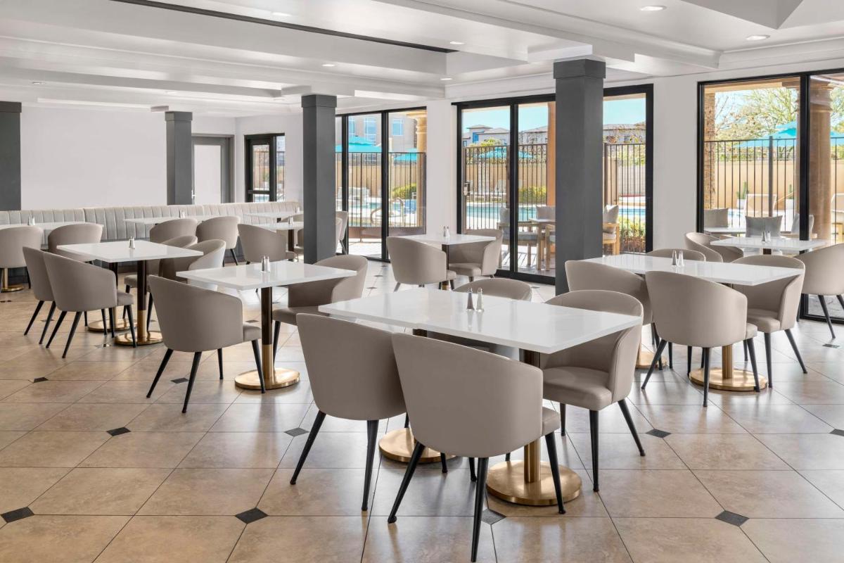 DoubleTree by Hilton Phoenix-Gilbert - Housity