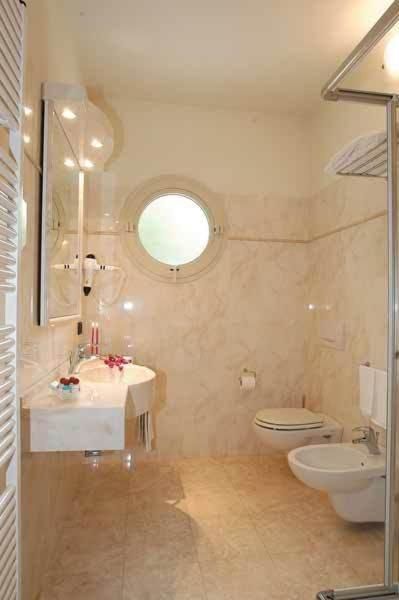 Hotel Castello - Housity