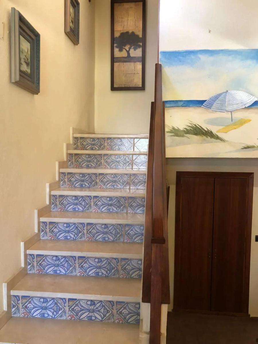 Charming Villa in Punta Umbría with Private Pool - Housity