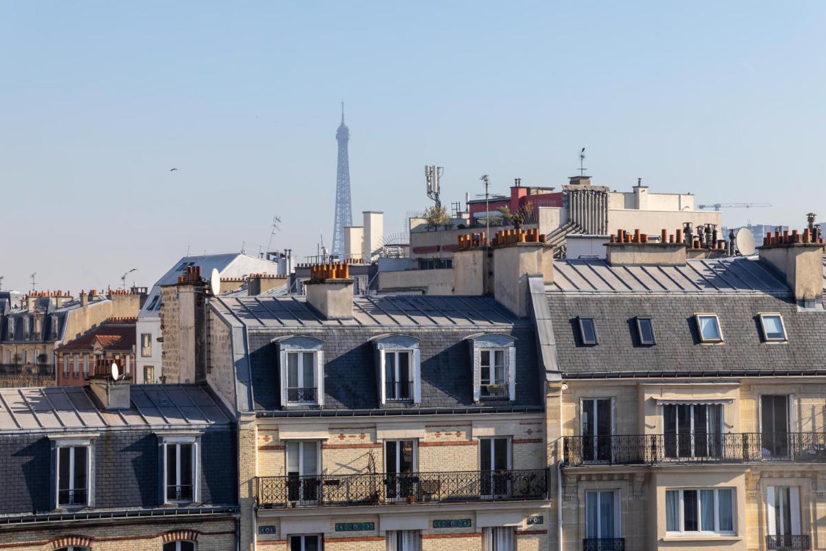 Vue générale sur Paris ou vue de la ville depuis l'hôtel