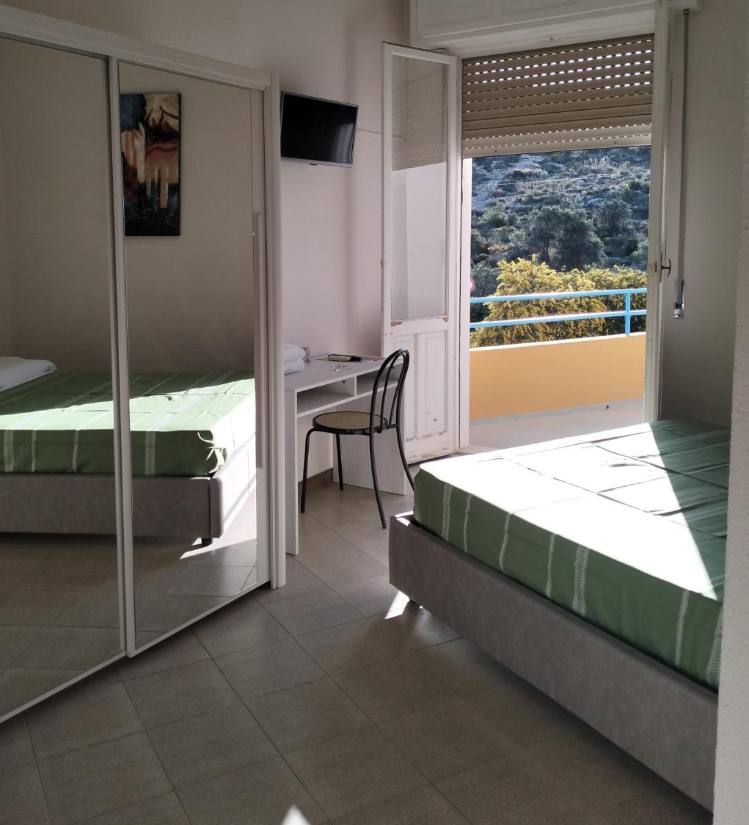 Hotel Calamosca - Housity