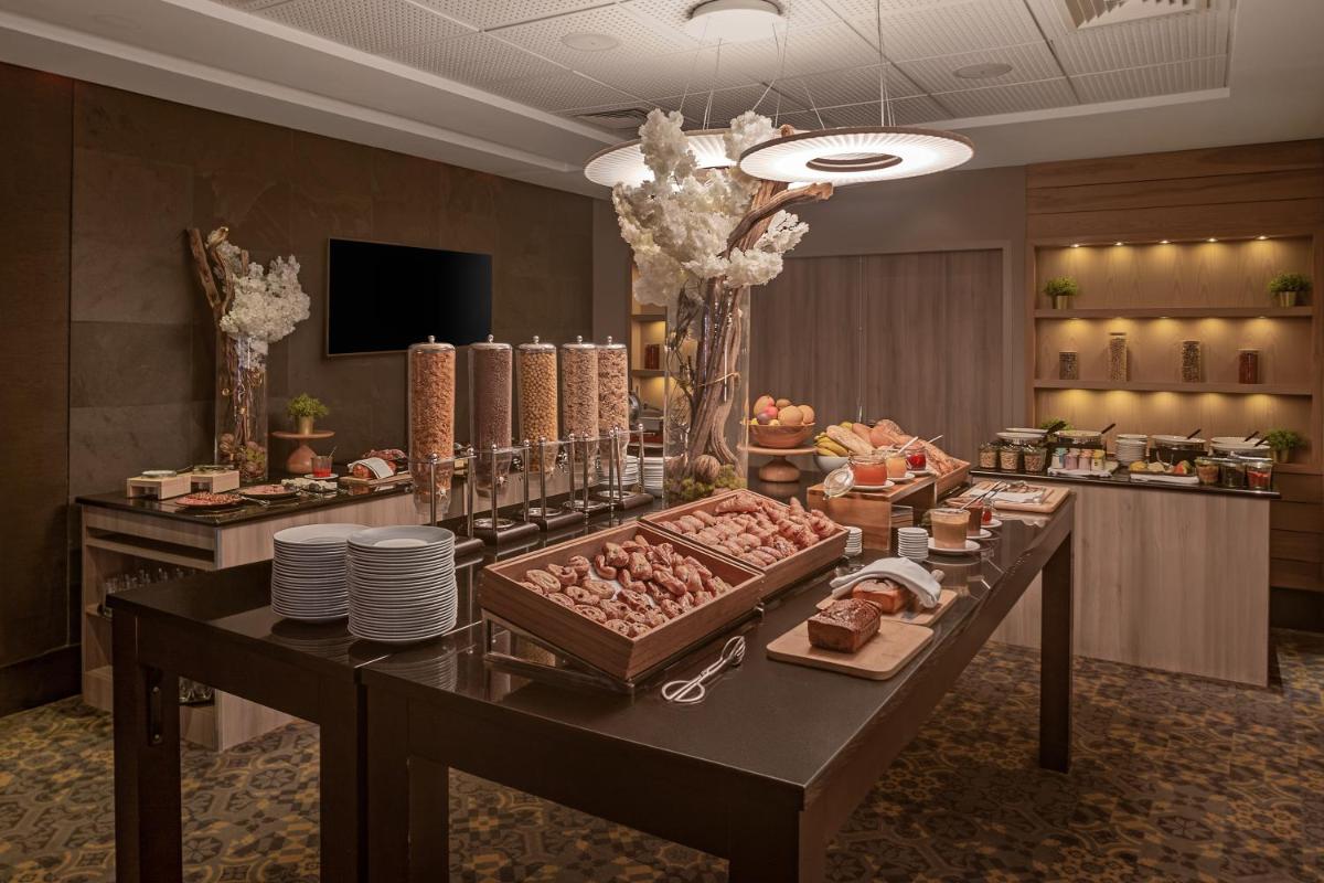 Nourriture dans l'hôtel ou à proximité
