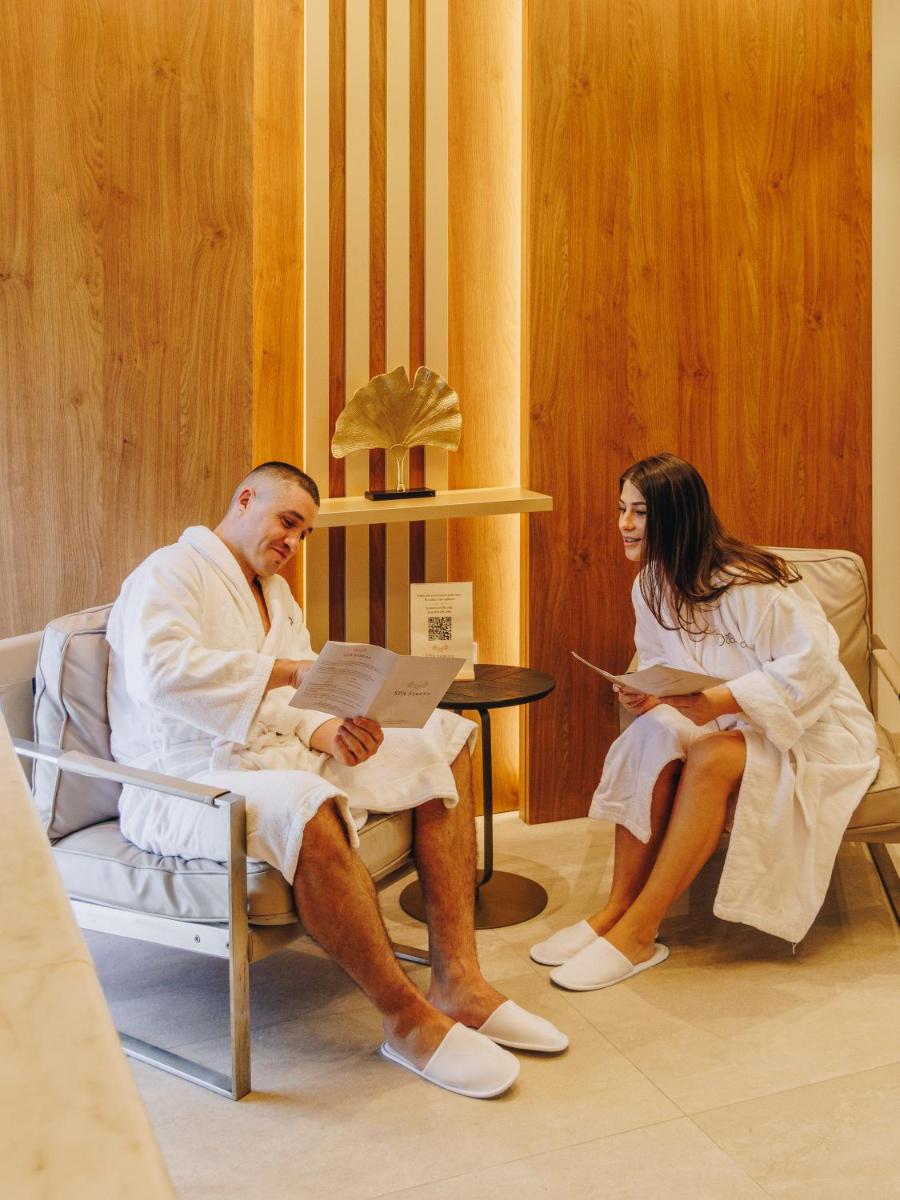 Clients de l'établissement Hotel Corsica & Spa Serena