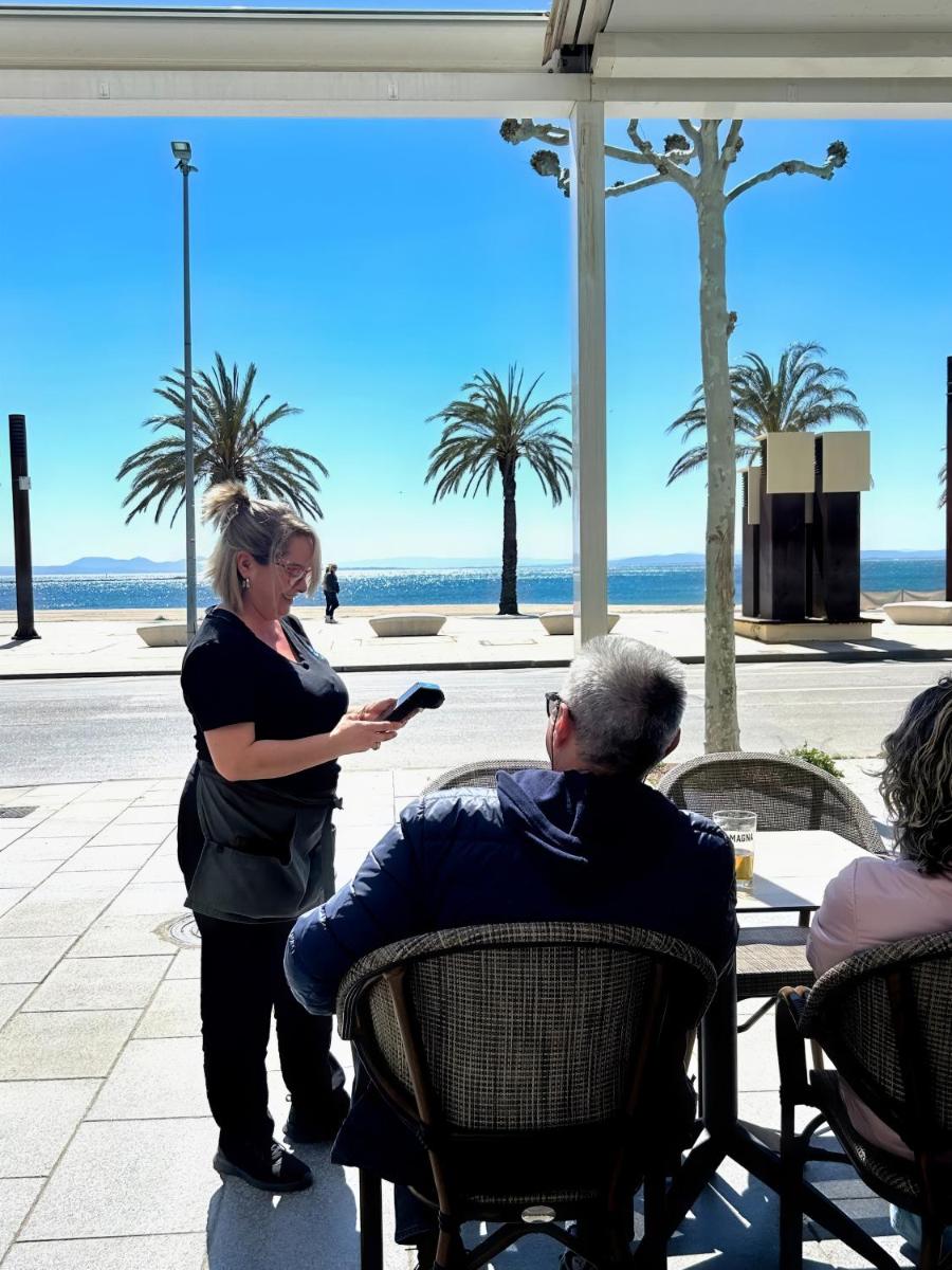 Clientes alojados en Hotel Marina