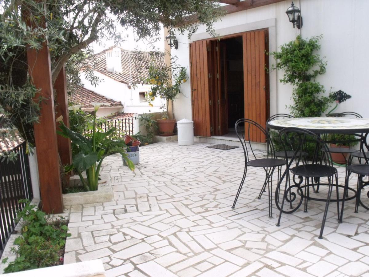 Riverside House - Housity