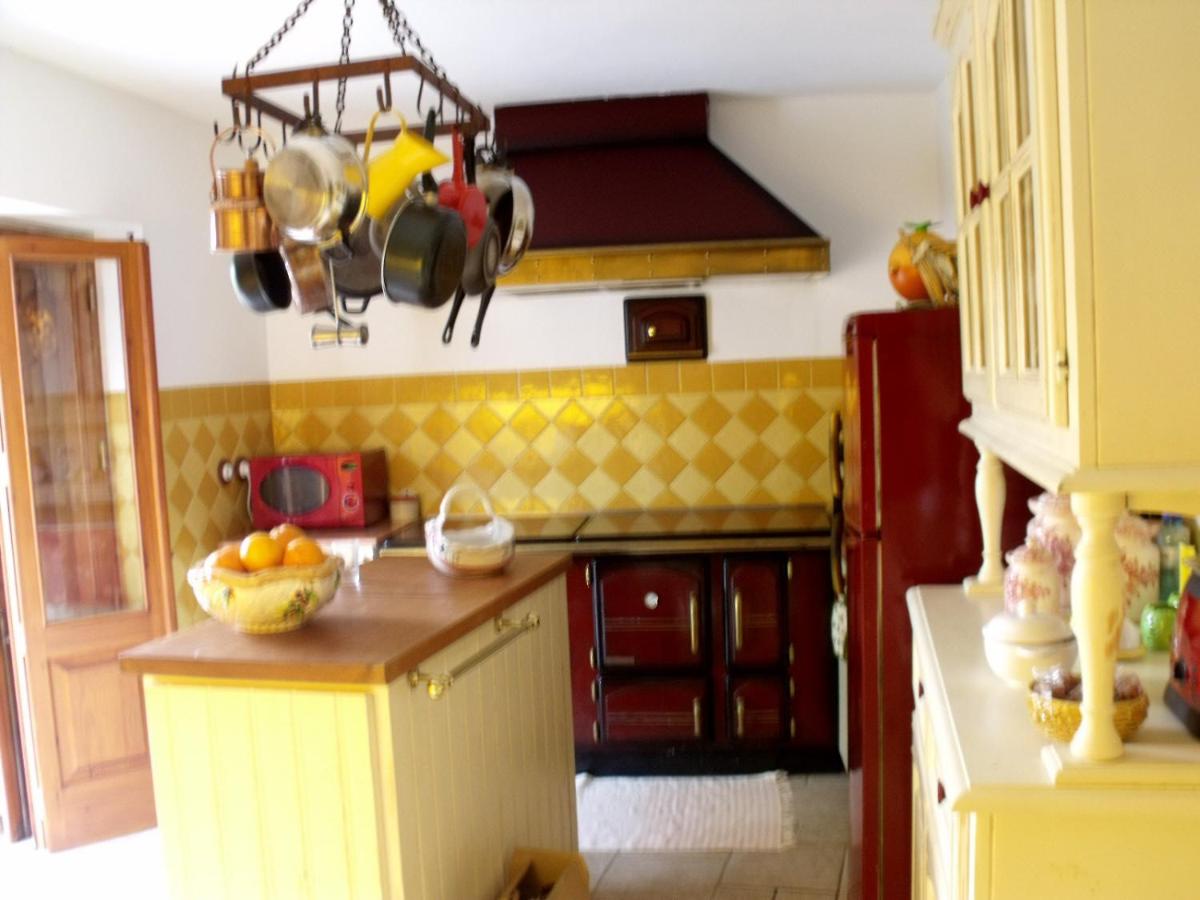 Riverside House - Housity