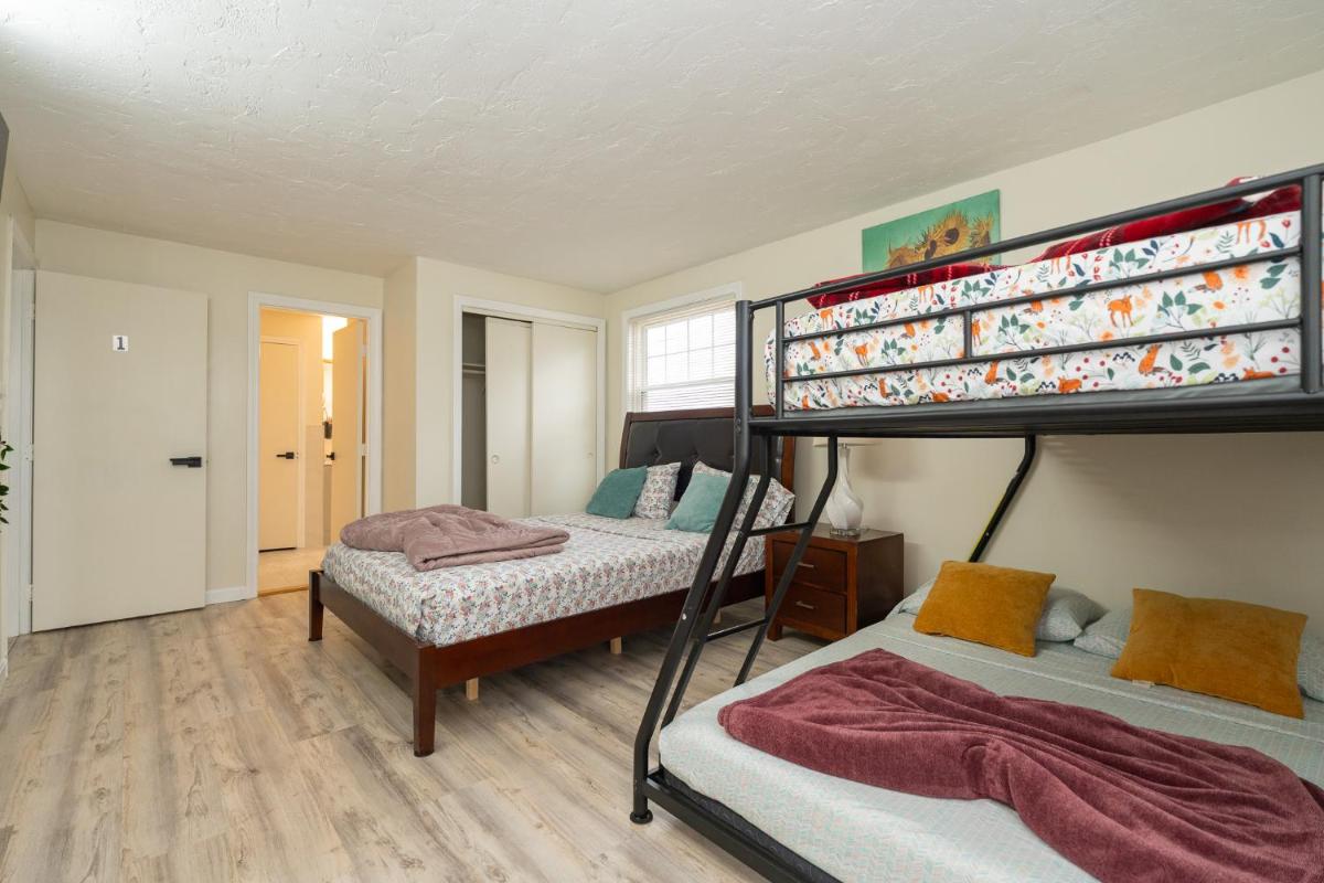 65 - 5BR Randolph - Elegant Haven near Milton Center - Housity